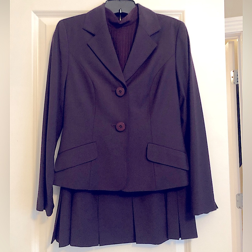 Kate Hill 4P matching suit and skirt and top